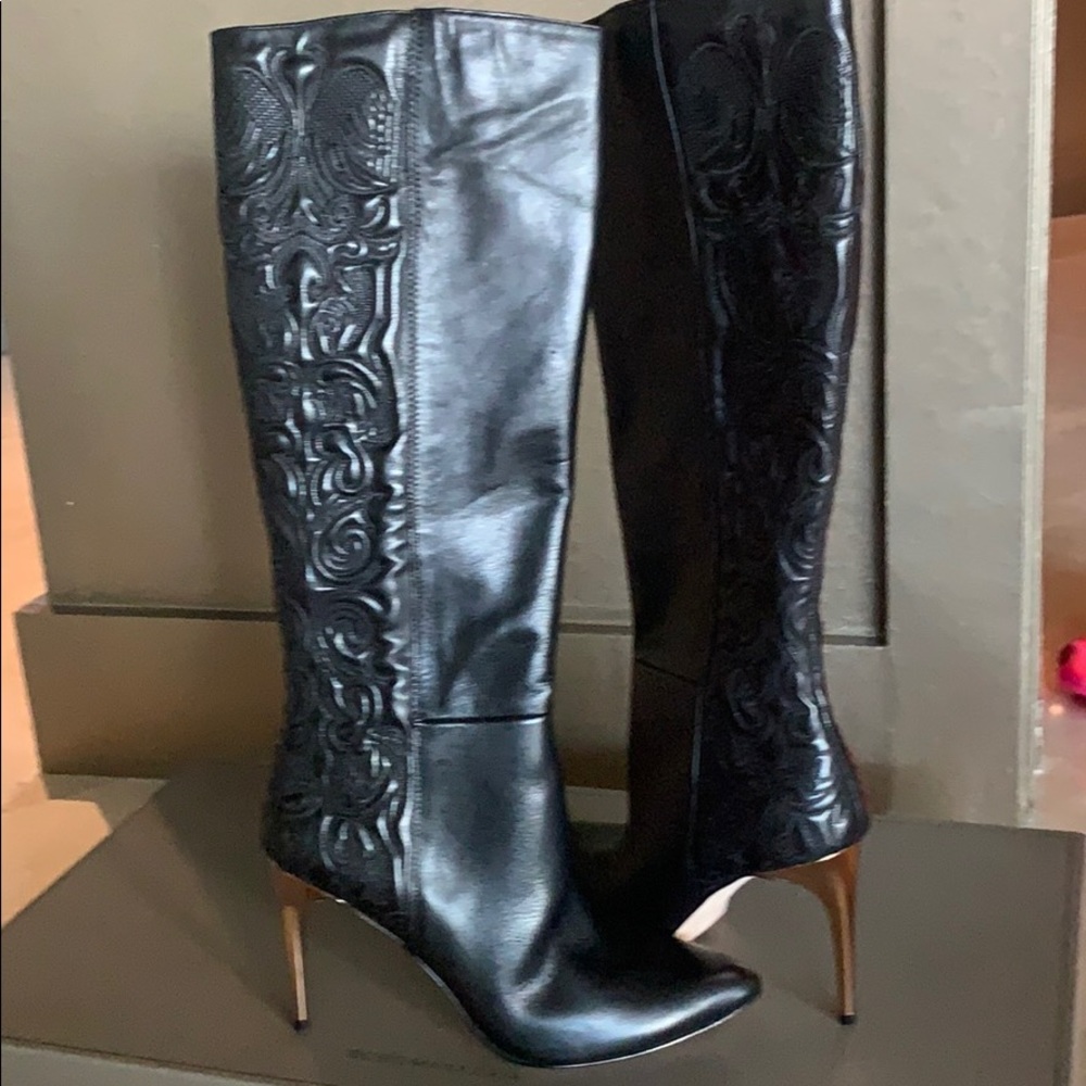 BCBG black leather boots